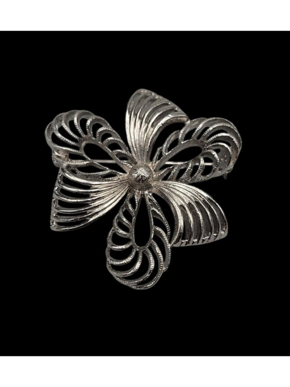 Vintage Lisner Bow Ribbon Brooch Pin Open Metal Work Textured Silver Tone